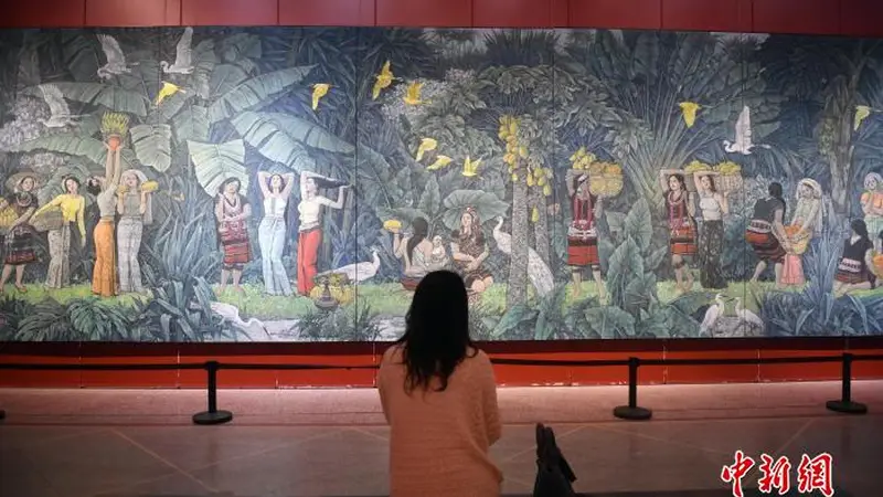 昆明美术双年展开展 253件作品“讲述”中老铁路