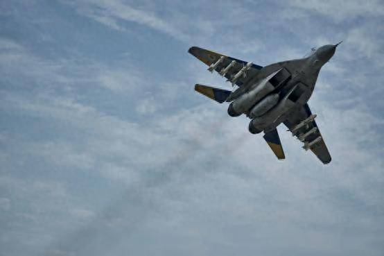 乌克兰空军称，乌军一架米格-29战机在执行任务过程中坠毁