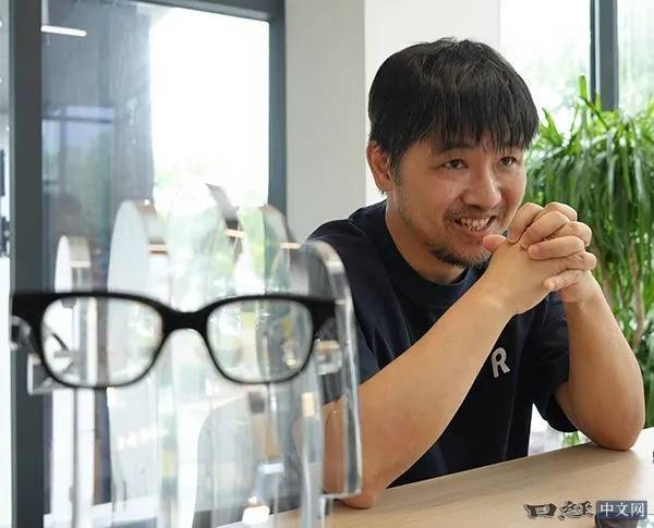 中国乐奇AI眼镜正式登陆日本：支持多AI模型切换