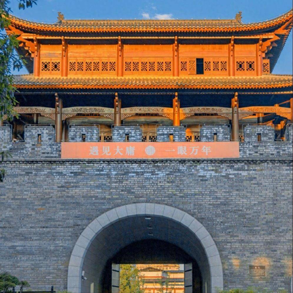 景区同质化遭吐槽，大庸古城困局引反思，让专业人做专业事