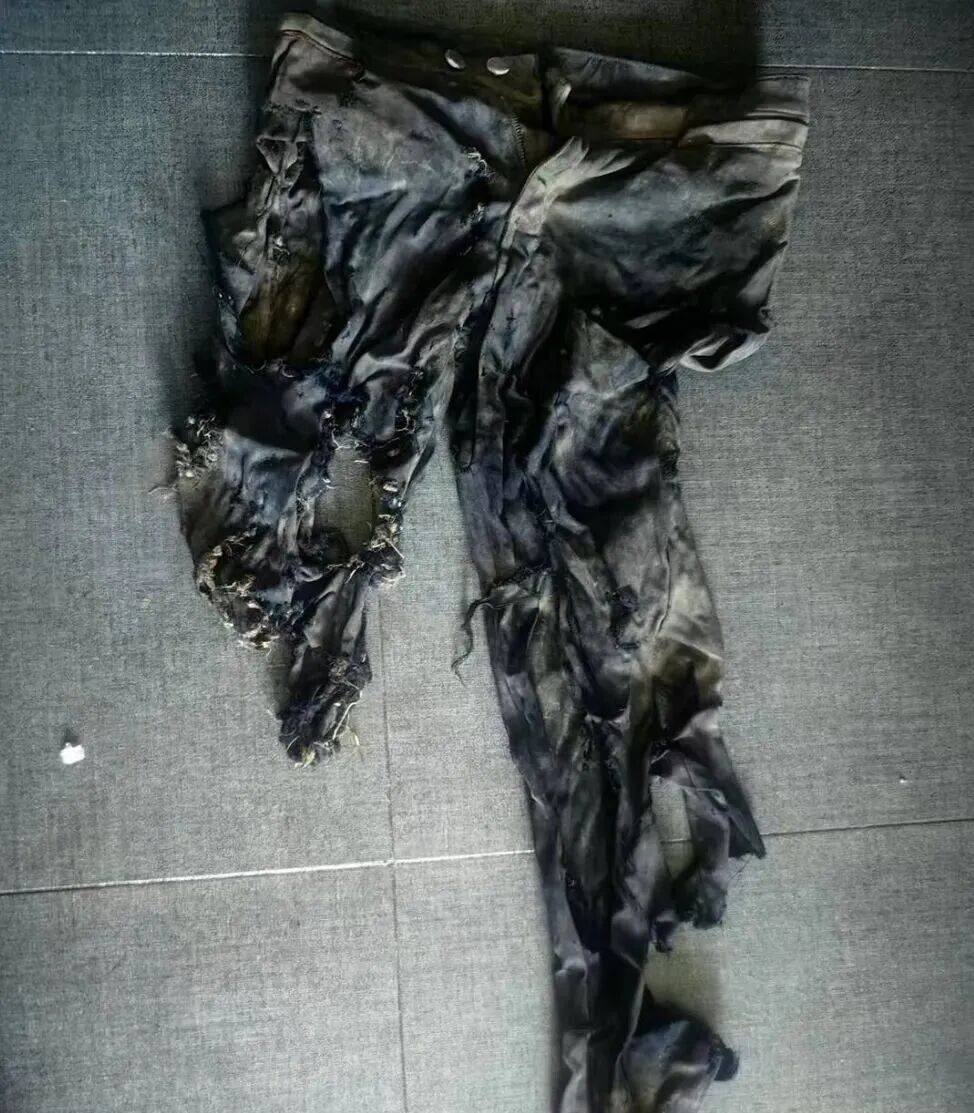 苏州母子新疆网红公路遭泥石流卷走8天被找到，不幸遇难；一家3口自驾，父亲让妻子和11岁儿子下车避险，孩子被冲走母亲施救