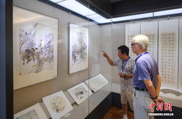 “全国书画名家邀请展暨装裱艺术展”在秦皇岛开幕