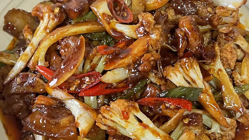 干锅花菜：脆爽干香，一上桌就光盘