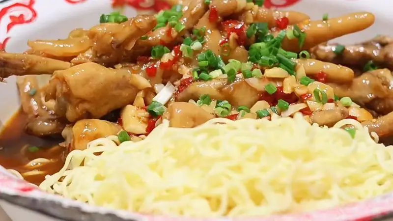 被厨师们嫌弃的方便面,如何逆袭成湘菜馆的流量王