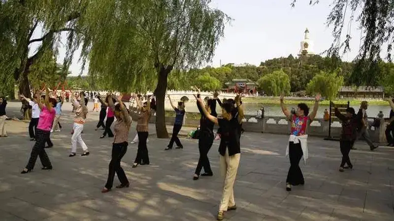 16省出招“抢老人”，真相令人唏嘘