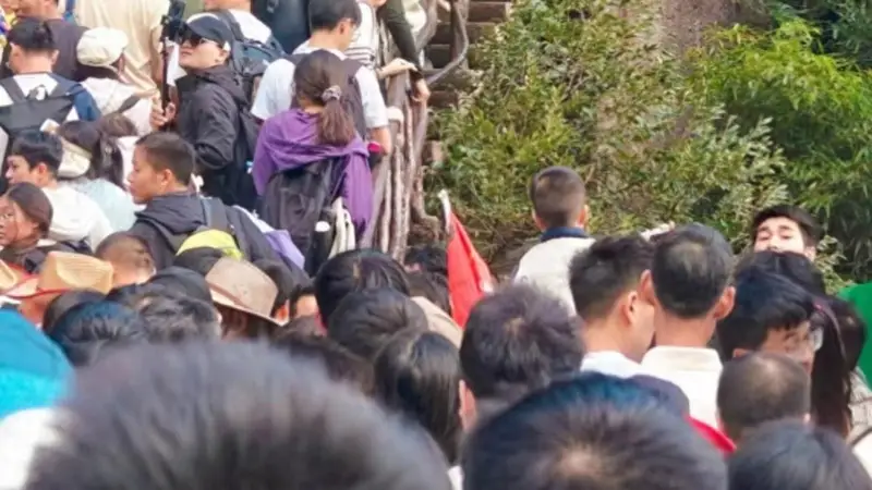 百万吐槽刷屏，景区千景一面，二十亿古城巨亏谁来整改？