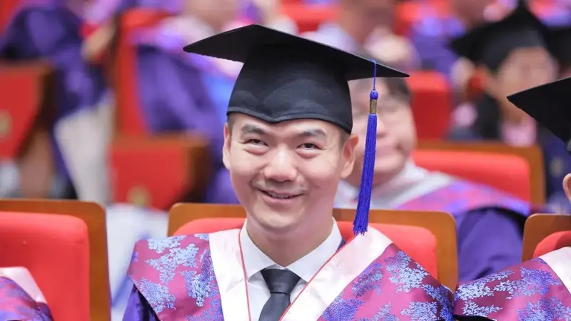清华首位盲人博士生，祝贺梁江波！