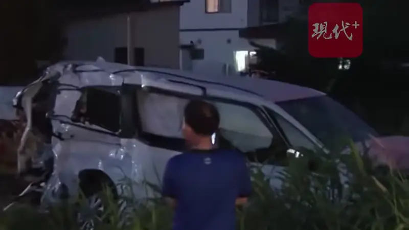 五名中国游客日本自驾游遇险:车辆卡铁轨遭火车撞击,含一名香港警员
