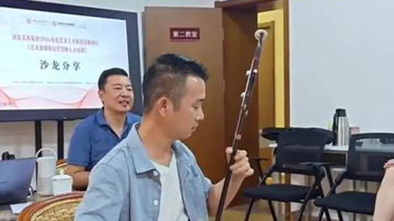 文旅中国会客厅沙龙揭幕：琴声激昂，演绎指尖上的千军万马