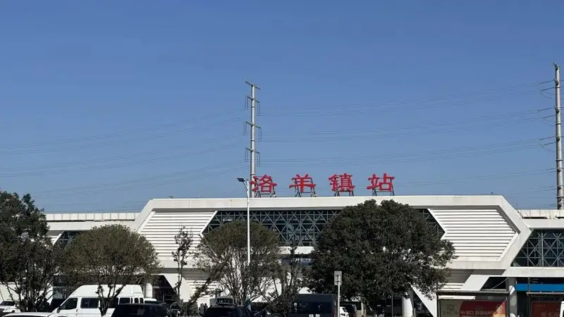 检测列车撞人致11死2伤，国铁昆明局被罚300万元
