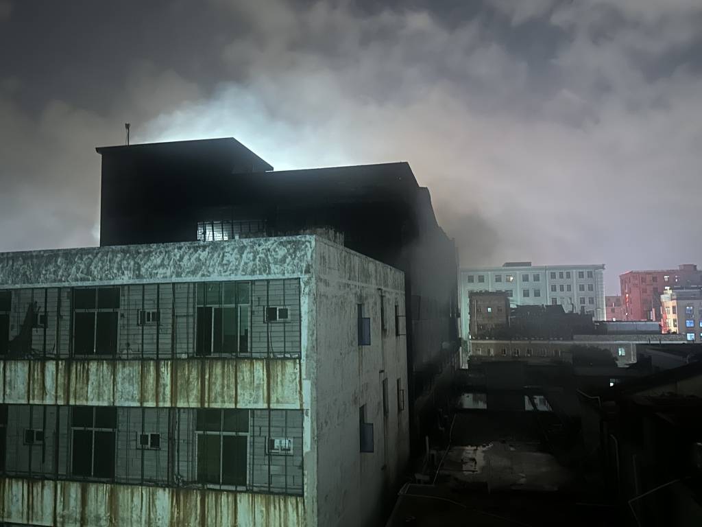 直击福建晋江鞋厂火灾现场：救援基本结束，火场勘验人员入场