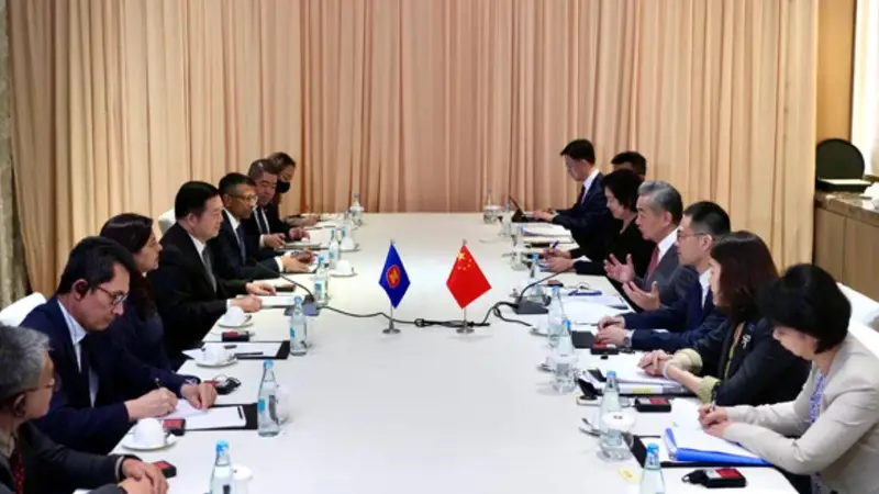 古城氛围里的外交对谈 南海畔的理性发声