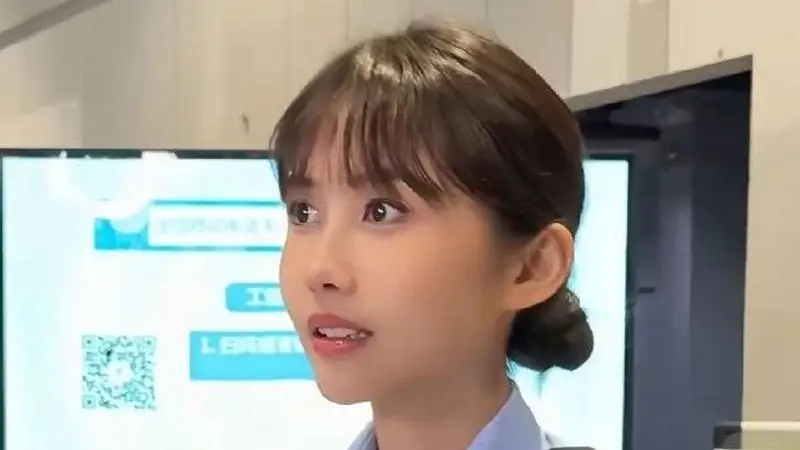 上海女警撞脸邱淑贞走红，网友调侃：比邱淑贞亲生女儿还像本尊