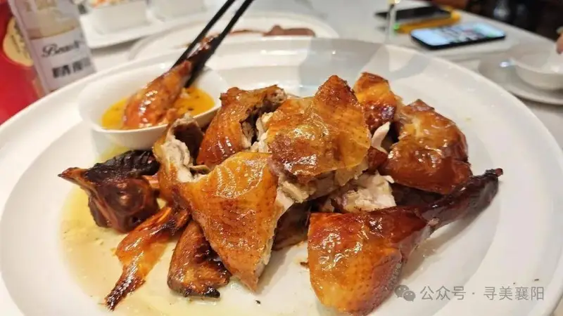 寻美襄阳｜寻访鱼梁洲人间烟火，在品田，邂逅一只藏着人生通透的碳烤三凤鸡