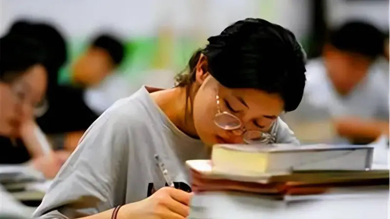 中考708分，我背着父母，偷偷改掉了志愿