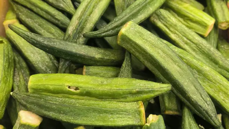 古城街头的轻食诗意 冻干秋葵锁着田园脆香