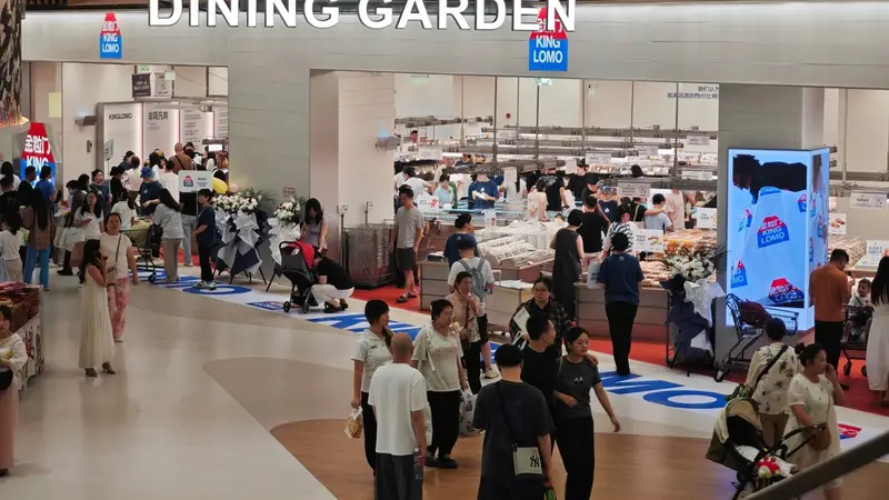 火爆长沙的金粒门,在武汉连开五店,有人从县城驱车2小时代购千元零食
