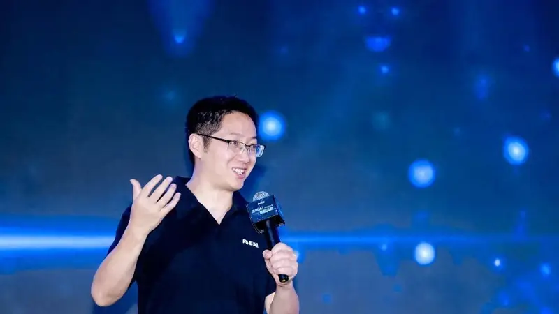 人大演讲“失控”事件后续：张小龙从粉笔辞职
