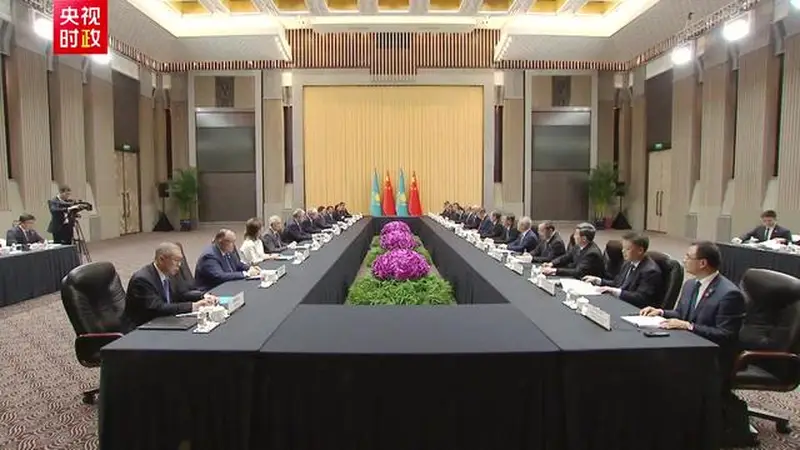 视频丨习近平：欢迎托卡耶夫总统出席2026世界人工智能大会