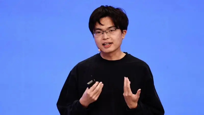 Kimi K3火爆全球，胡锡进：杨植麟证明了一个中国年轻科学家的创造力可以是无上限的