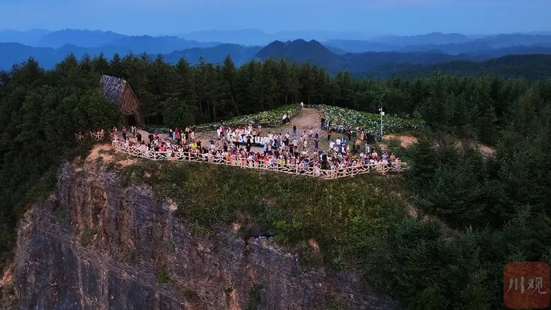 广元望远山 古城山麓寻夏日诗意 日出云海引客晨登览盛景