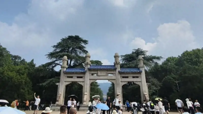 当“避暑”遇见“China Cool”：欧洲游客暑期扎堆赴华，入境游呈爆发式增长