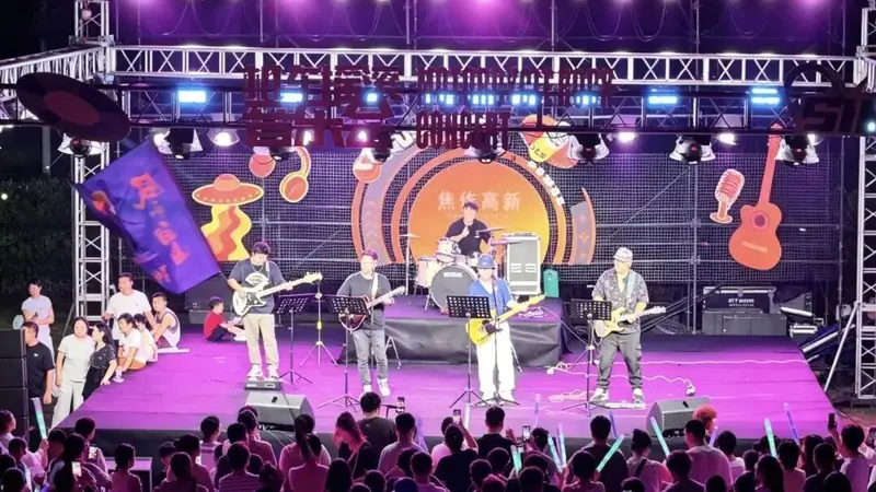 大沙河金沙银滩火秀、打铁花演艺持续至8月底！
