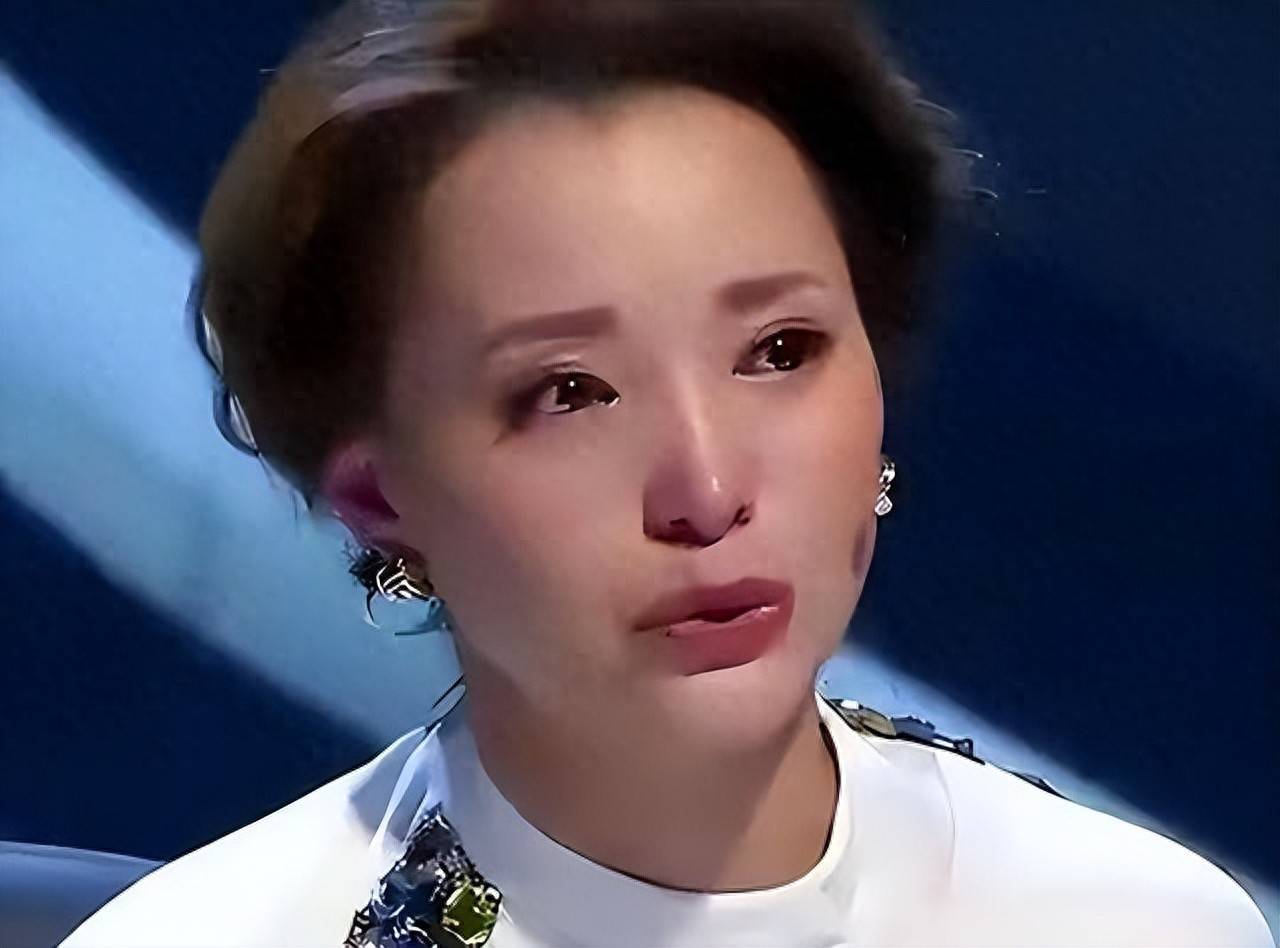 母亲去世、老公失联，董卿做梦也想不到，如今儿子竟成自己的救赎