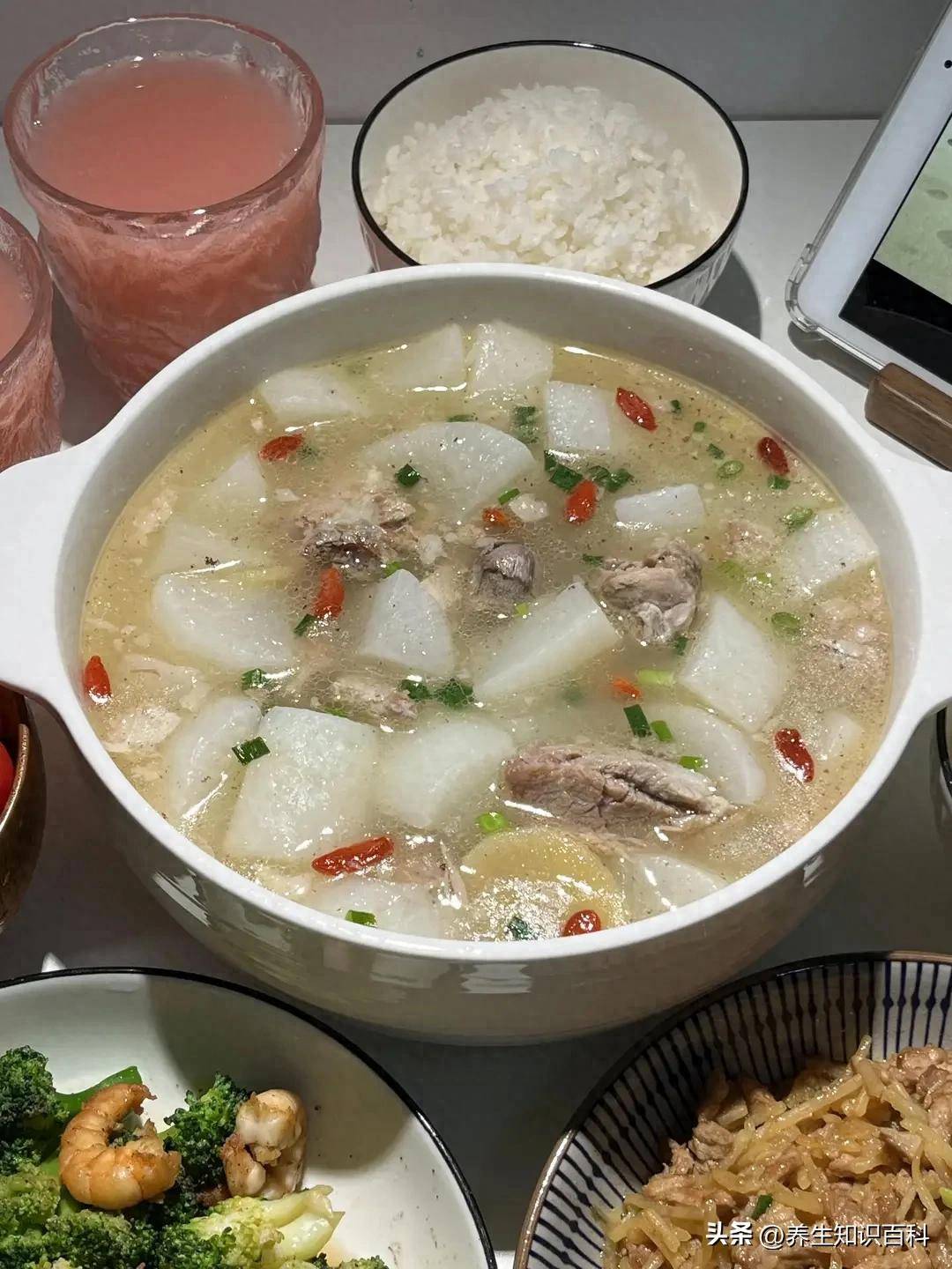 自带“黄体酮”的3种食物，建议女人要多吃，脸色红润显年轻