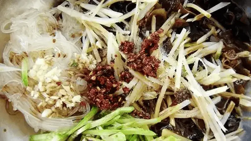 夏夜嘴馋又怕胖？清代"拌三丝"救你！脆嫩爽口不长肉，比沙拉管用100倍