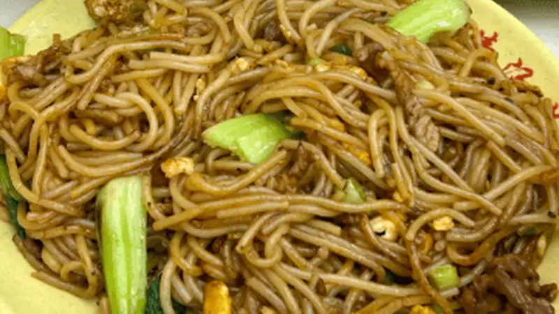 九江炒粉，干香劲道配料丰富，赣地街头烟火满满的饱腹小吃