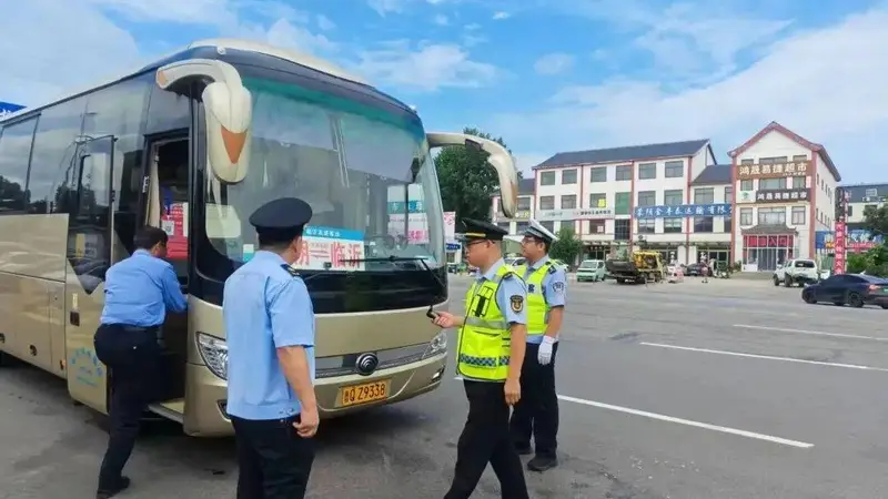 蒙阴县文化和旅游局联合多部门开展第三轮旅游大客车联合执法整治行动