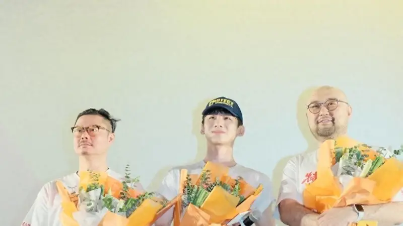 星光岛｜一天偶遇半个娱乐圈！暑期游刚开场，青岛“含星量”就爆了，电影路演、演唱会、四剧组同城取景