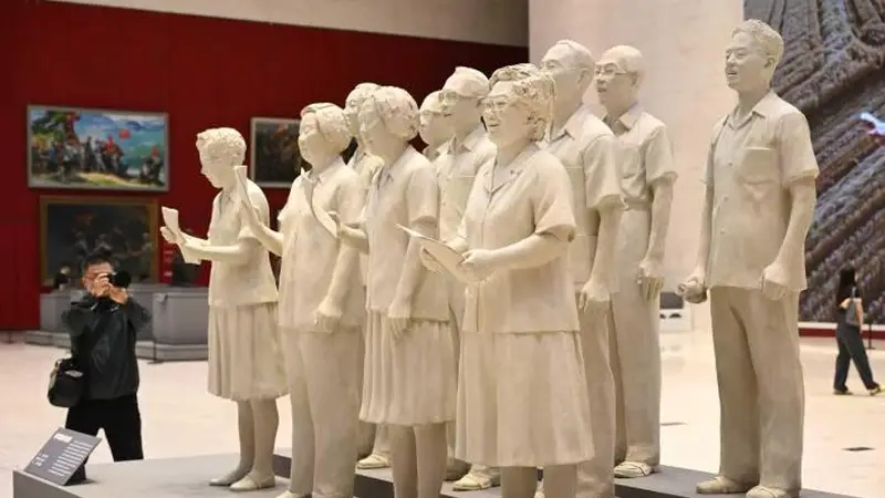 中国国家博物馆馆藏经典美术作品展亮相中央一号大厅
