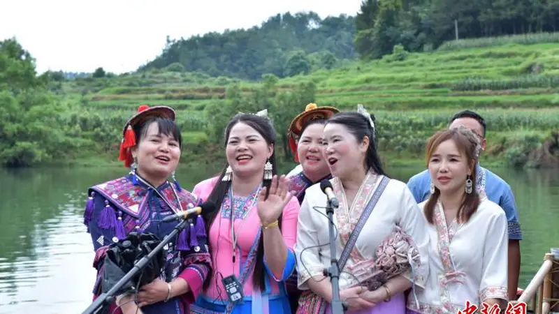 贵州荔波“六月六”:千名布依族同胞踏歌龙江欢庆民族佳节