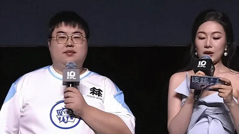 TTG零封WB，小胖高情商叫住队友别虐泉，安凉承认被胖皇压制了