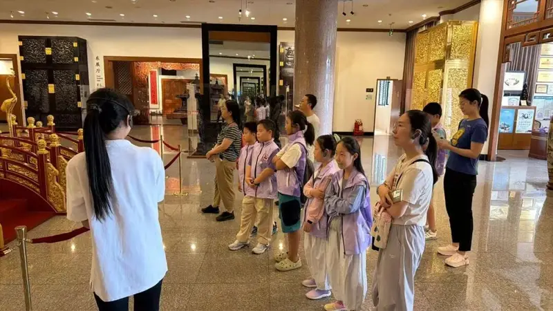 探秘紫檀宫：亲子研学解锁千年榫卯技艺