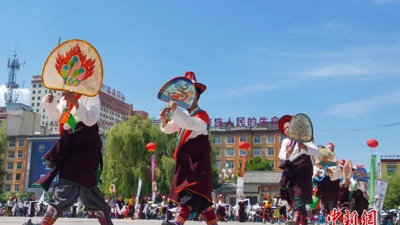 “世界唐卡艺术之都”青海同仁：“宙贝勒柔”（六月会）展演系列活动开幕