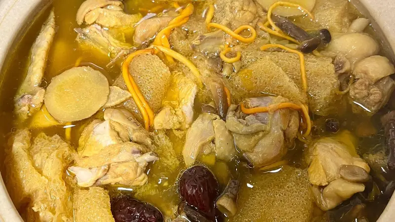 不分季节都能喝的滋补鸡汤,食材丰富营养均衡,太鲜美了
