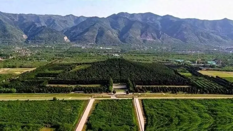 秦始皇陵建好后，72万工人全被杀，后世是怎么知道皇陵内部情况的