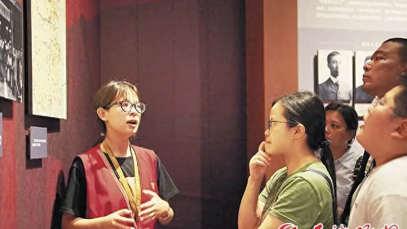 为游客打开一扇读懂星城的“窗”｜暑期逐光 青春向上