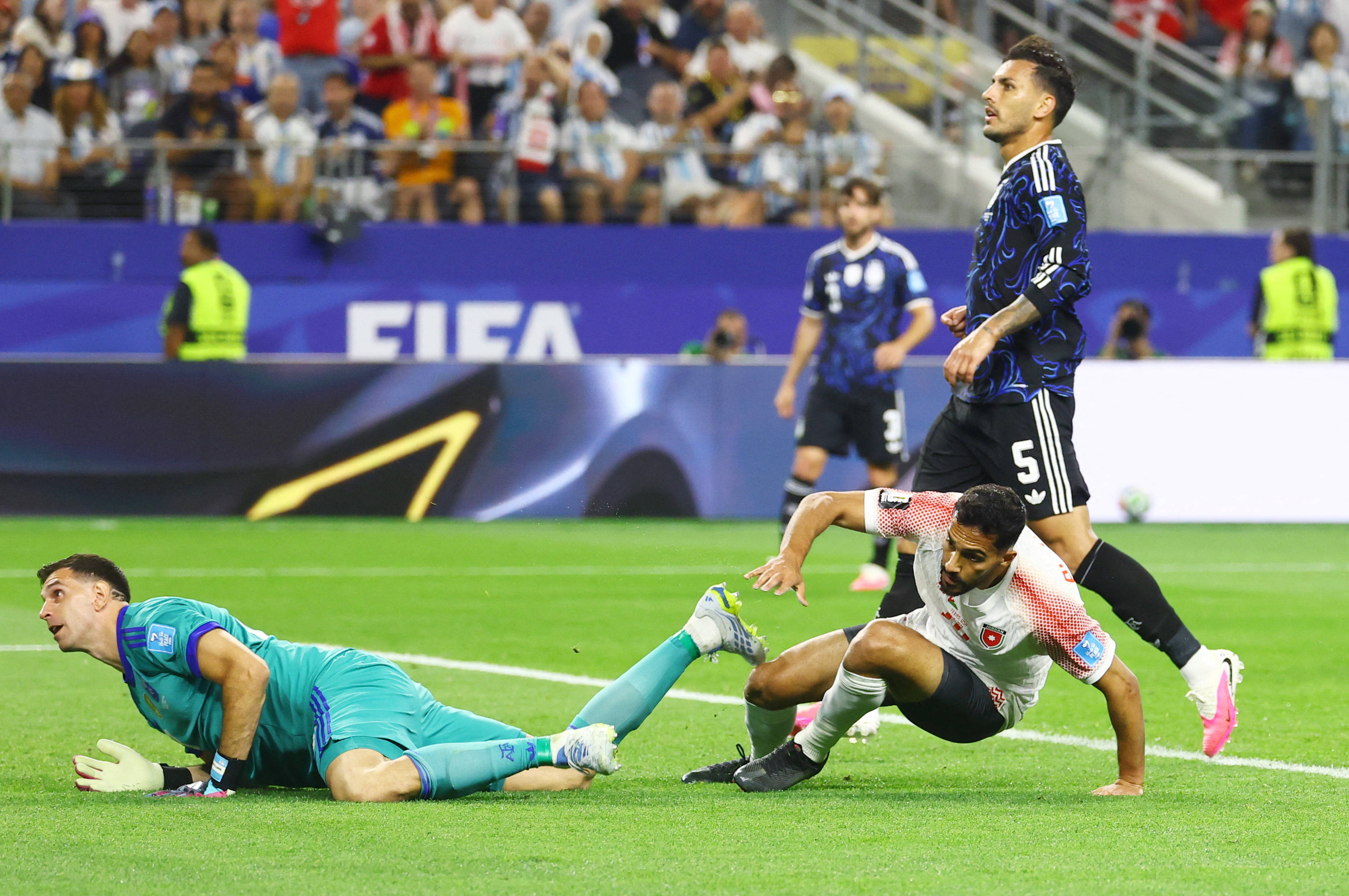 世界杯-3战全胜！洛塞尔索任意球破门劳塔罗点射 阿根廷3-1约旦