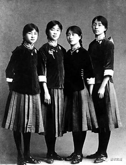 民国内容丰富小学课本