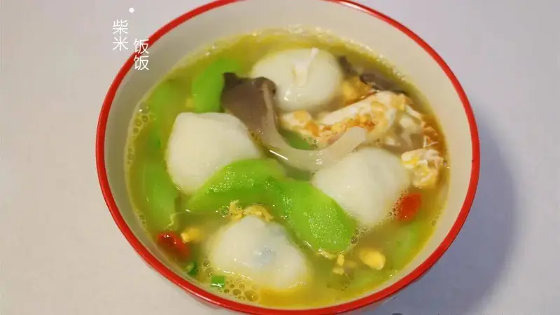 夏天就喜欢这种一锅煮，比炒菜省事，汤鲜味美，营养满满