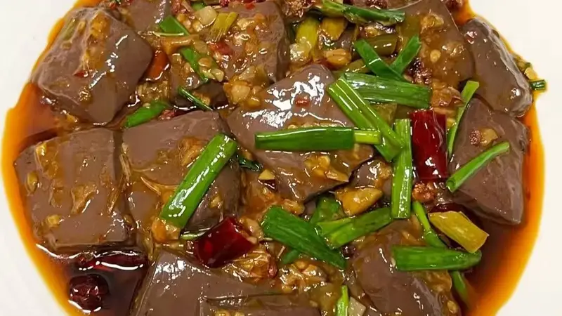 香辣嫩滑的火爆鸭血，一口入魂的下饭神器