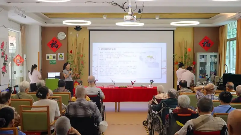 【万颐养老 | 美食品鉴会】盛夏好“食”光，解锁舌尖上的时节滋味