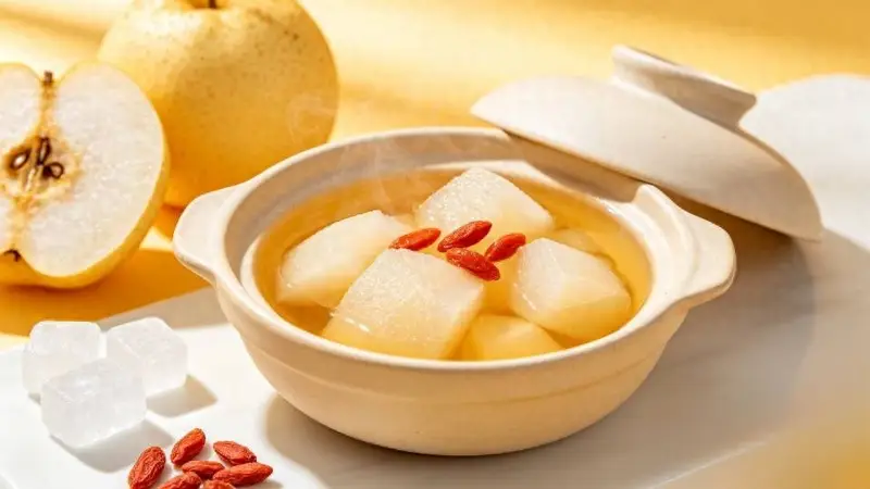 生吃清热,熟吃润肺!梨子大量上市,10元4斤,每天吃一点,健康功效显著