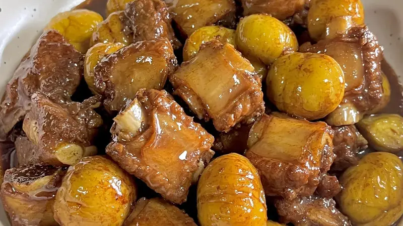 秋日暖胃的板栗焖排骨:一锅焖出家的味道