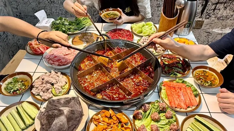 洪崖洞游玩附近火锅怎么选