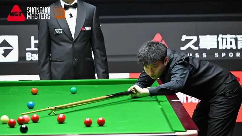 斯诺克上海大师赛：吴宜泽6-2斯佳辉 携手赵心童晋级八强